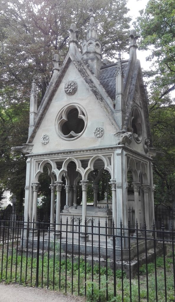 Mausolée d'Héloïse et Abélard_Cimetière du Père Lachaise